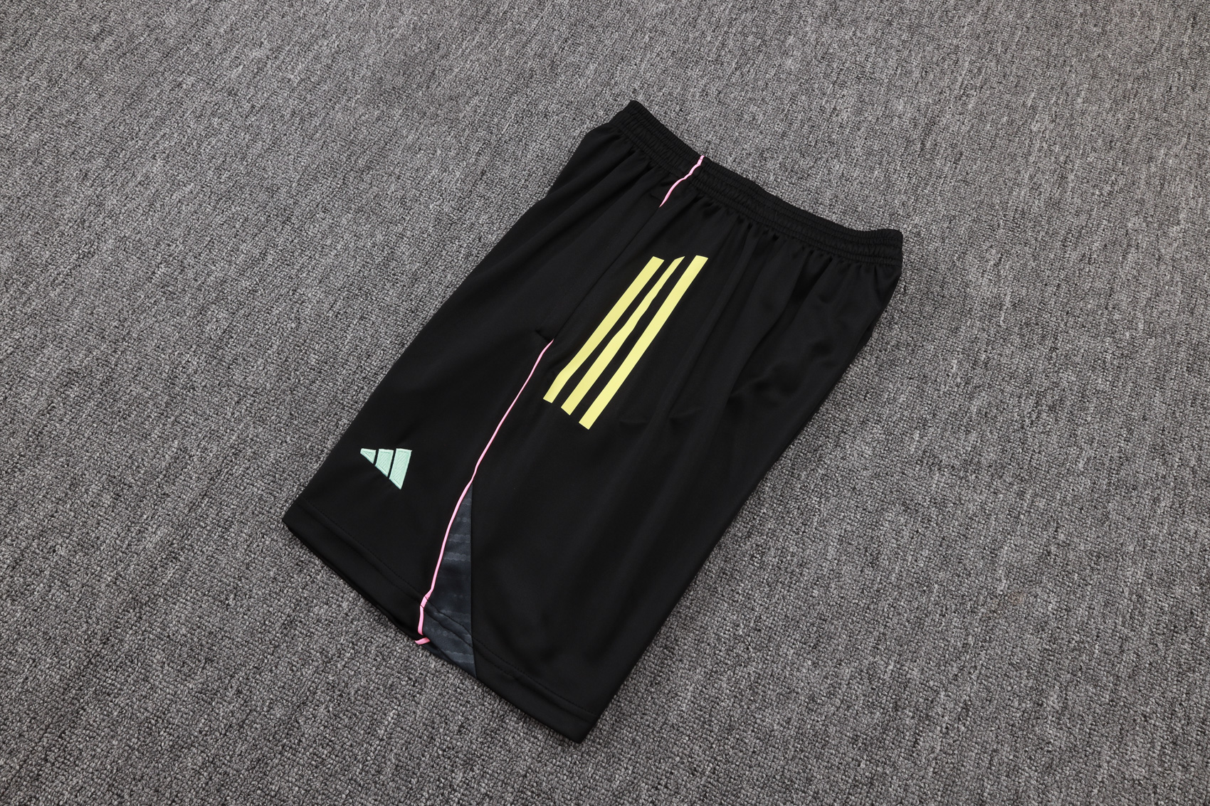 Juventus Sleeveless Training Kit White 2025/26