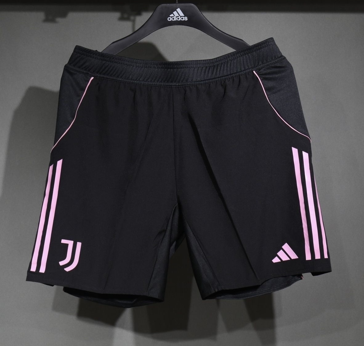 Juventus Authentic Home Shorts 2025/26