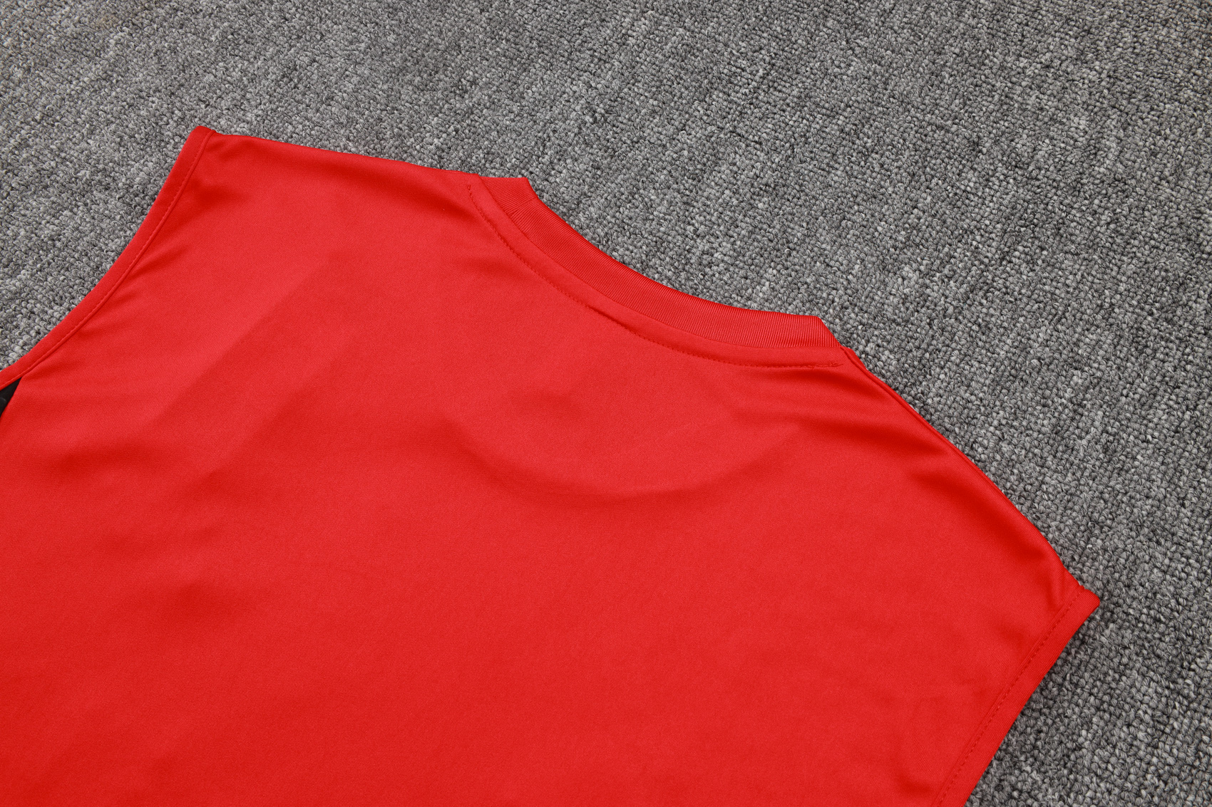 Arsenal Sleeveless Training Kit Red 2025/26