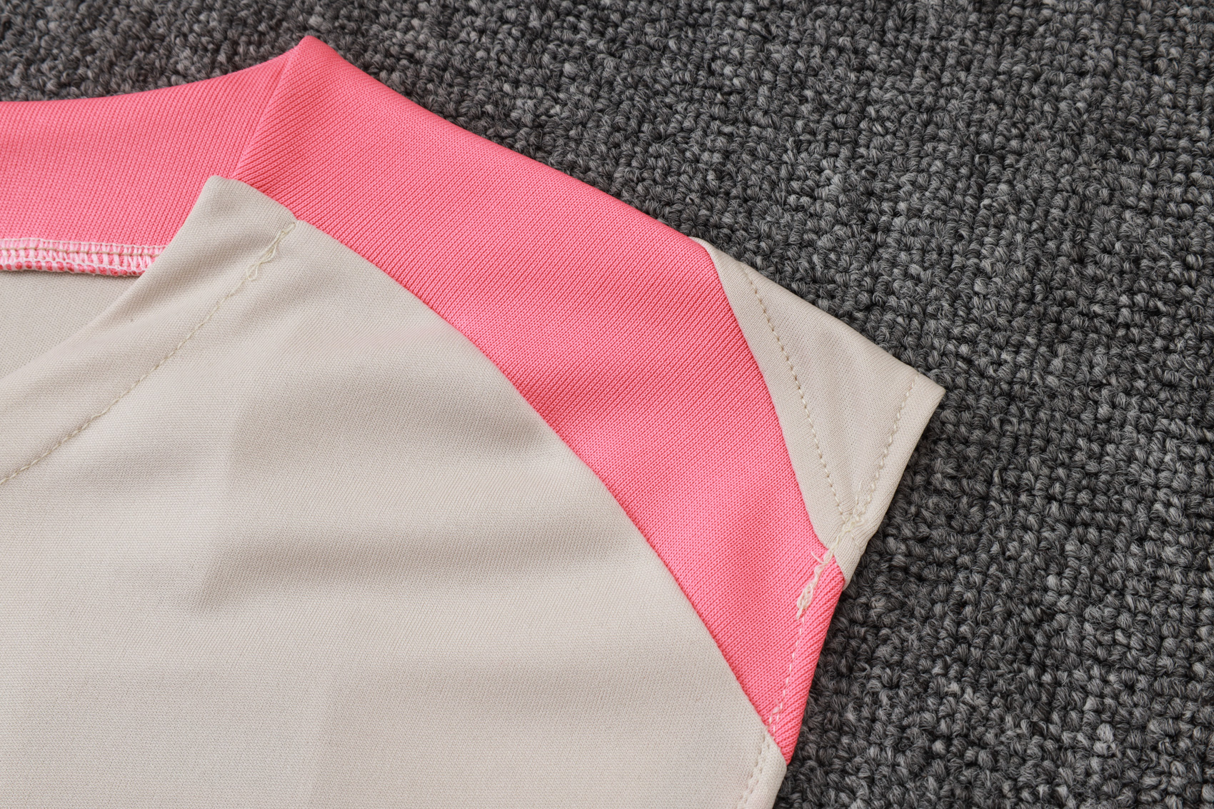 Barcelona Sleeveless Training Kit Beige 2025/26