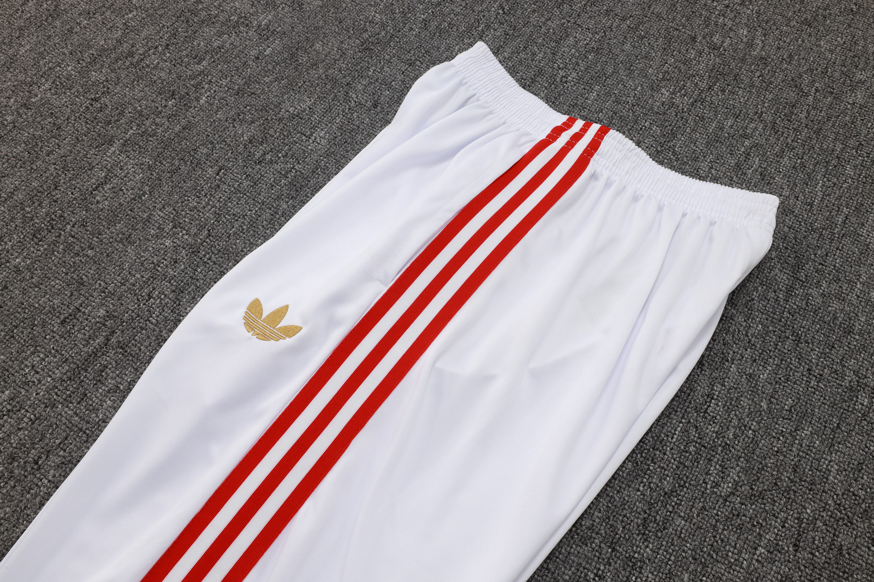 Bayern Munich Training Kit (Sweatshirt+Pants) White 2025/26 - 125th Anniversary