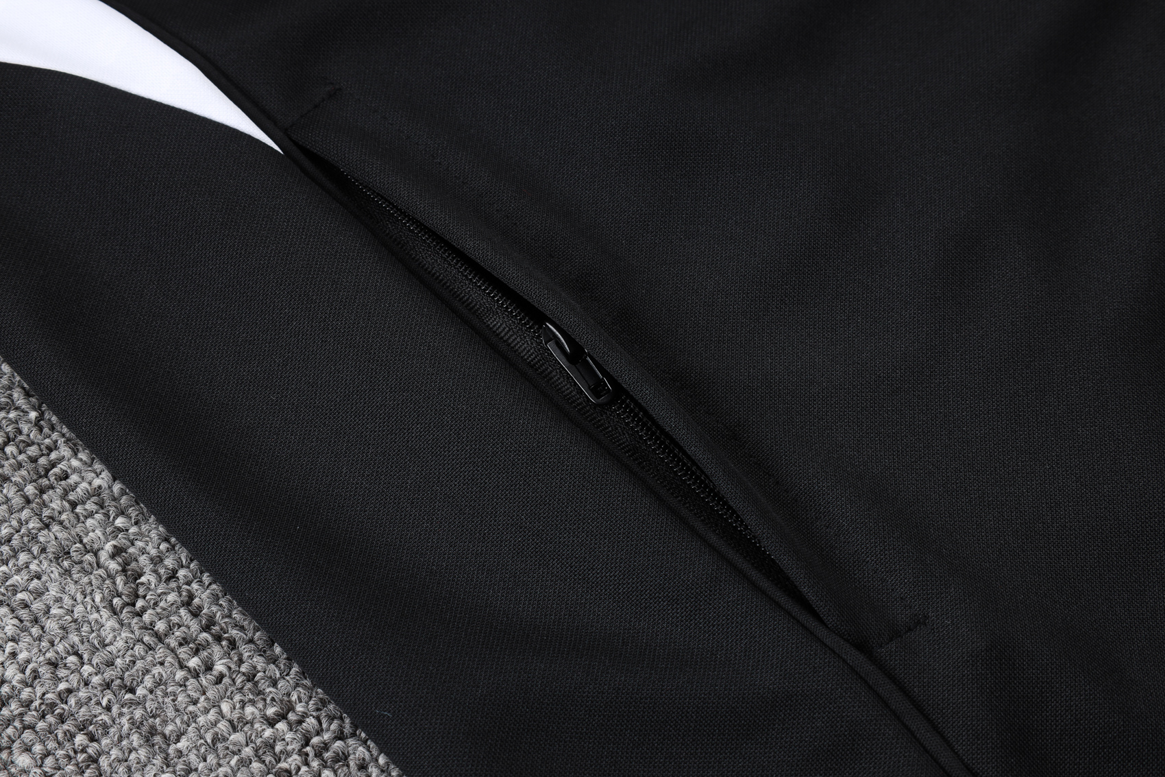 Liverpool Training Kit (Jacket+Pants) Black 2025/26