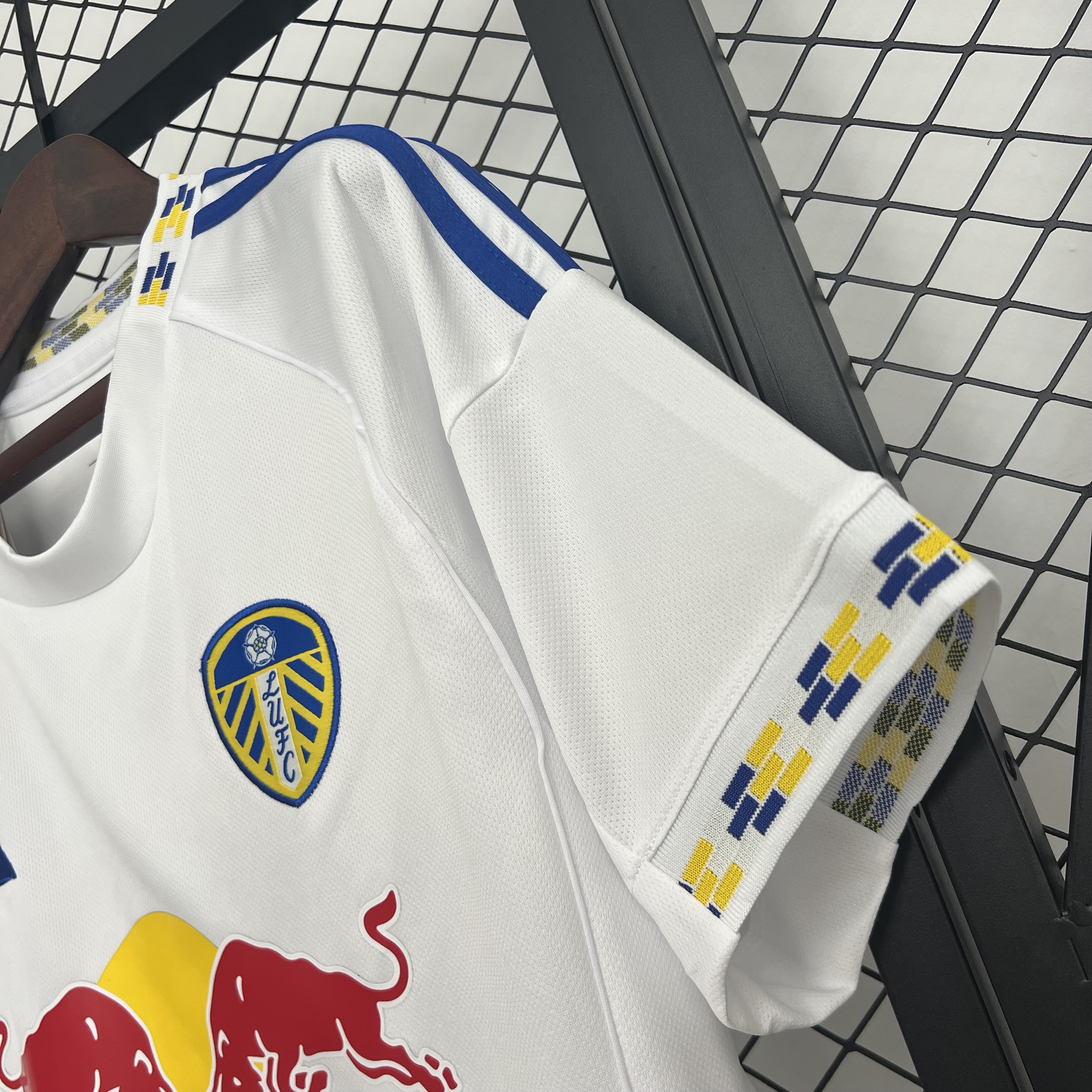 Leeds United Football Jersey Home Custom Shirt 2025/26