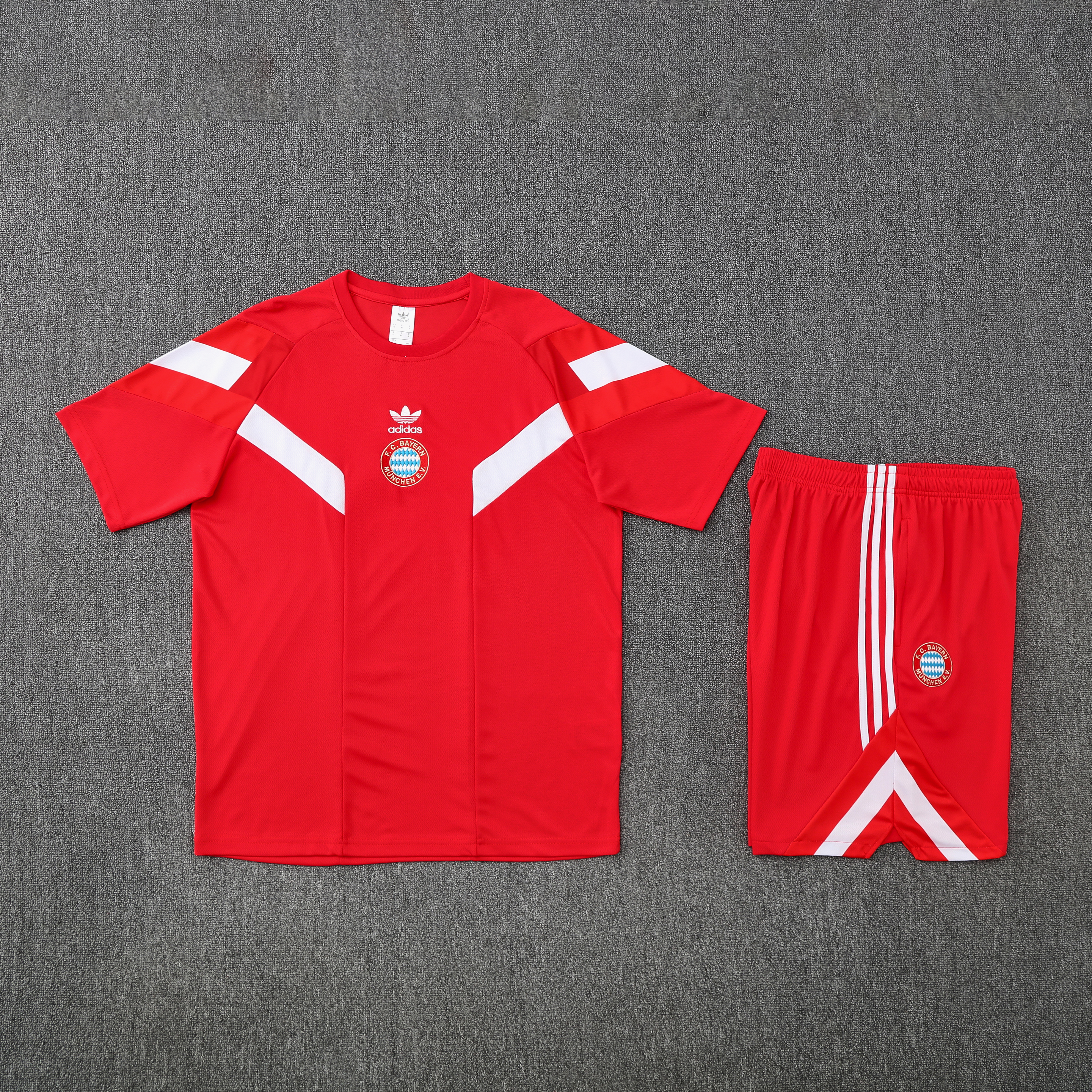 Bayern Munich Training Jersey Kit Red 2025/26