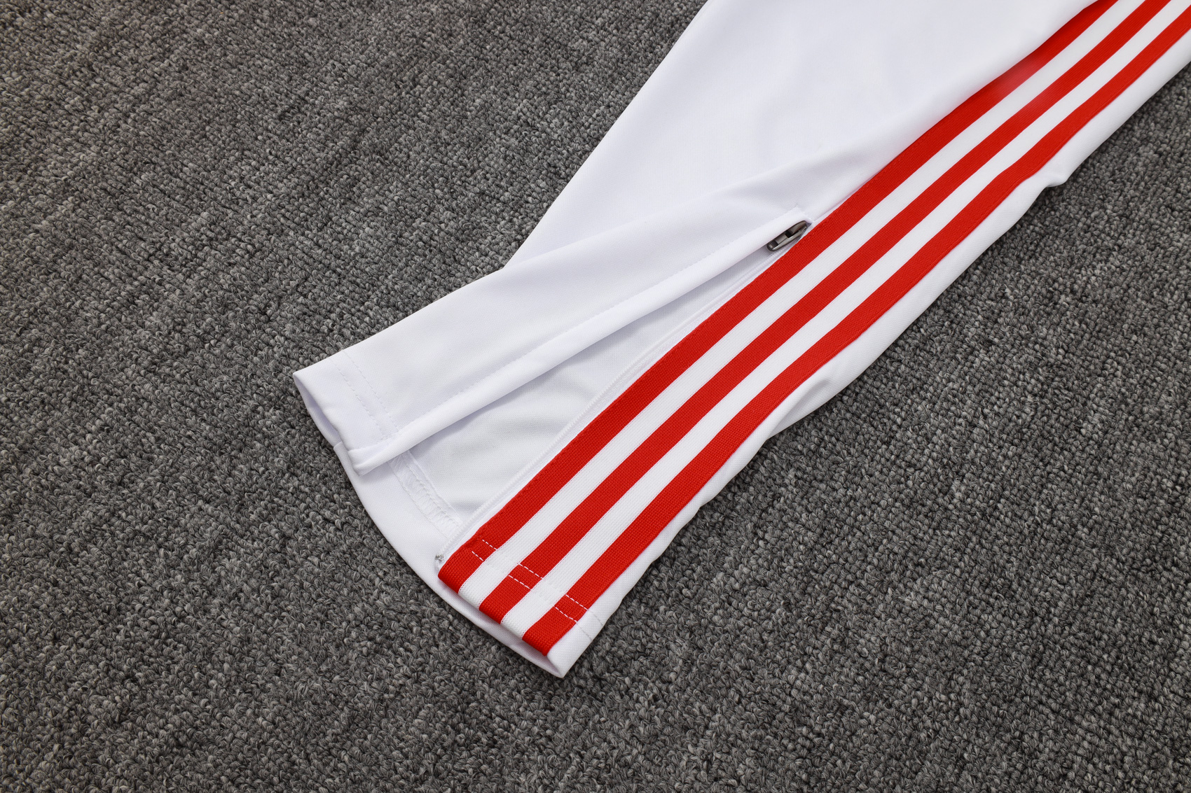 Bayern Munich Training Kit (Sweatshirt+Pants) White 2025/26 - 125th Anniversary