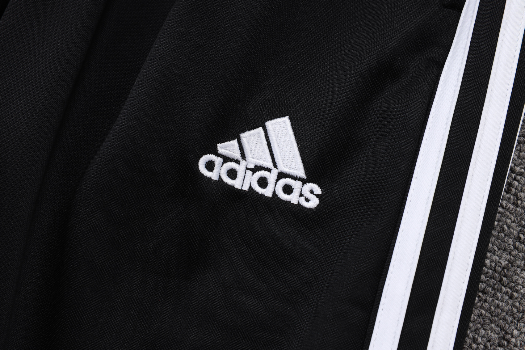 Liverpool Training Kit (Jacket+Pants) White 2025/26