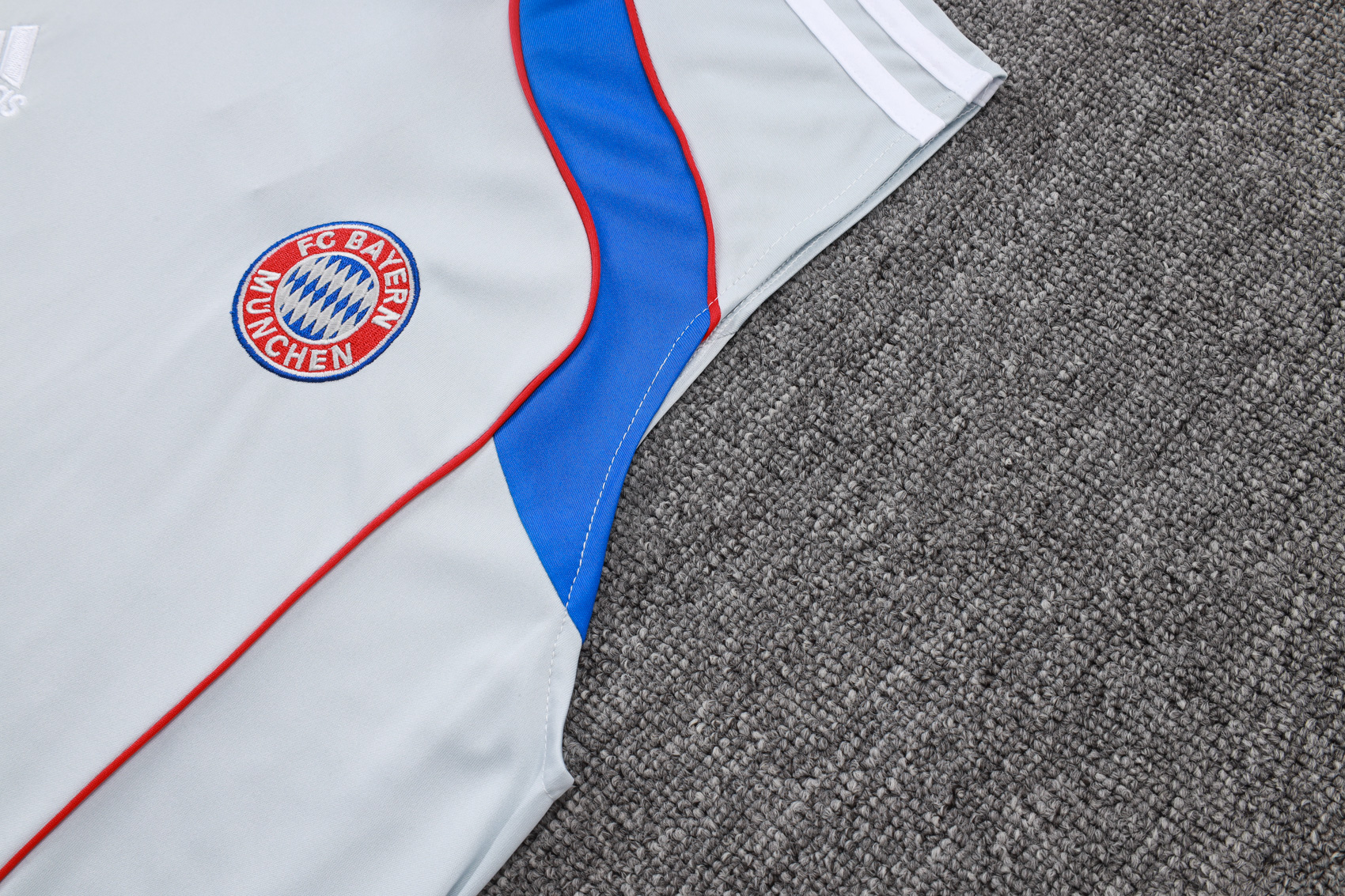 Bayern Munich Sleeveless Training Kit Gray 2025/26