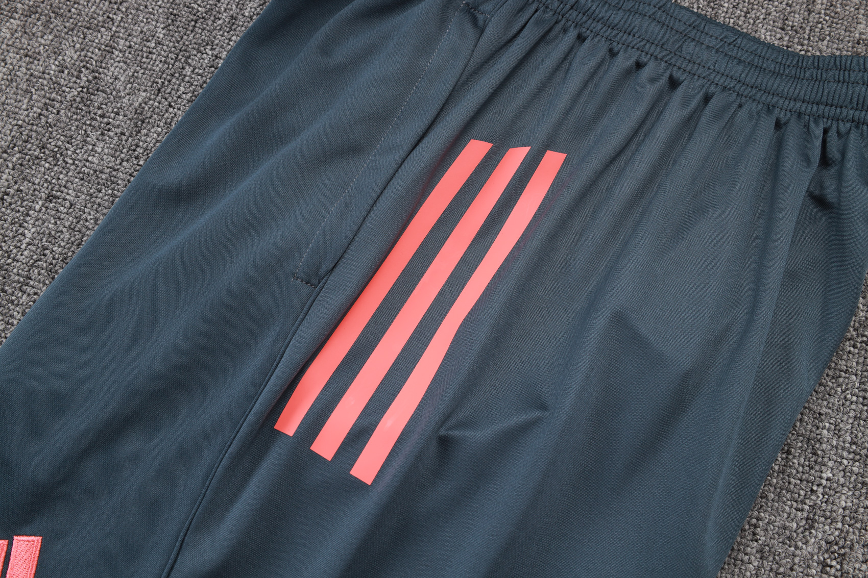 Bayern Munich Sleeveless Training Kit Gray 2025/26