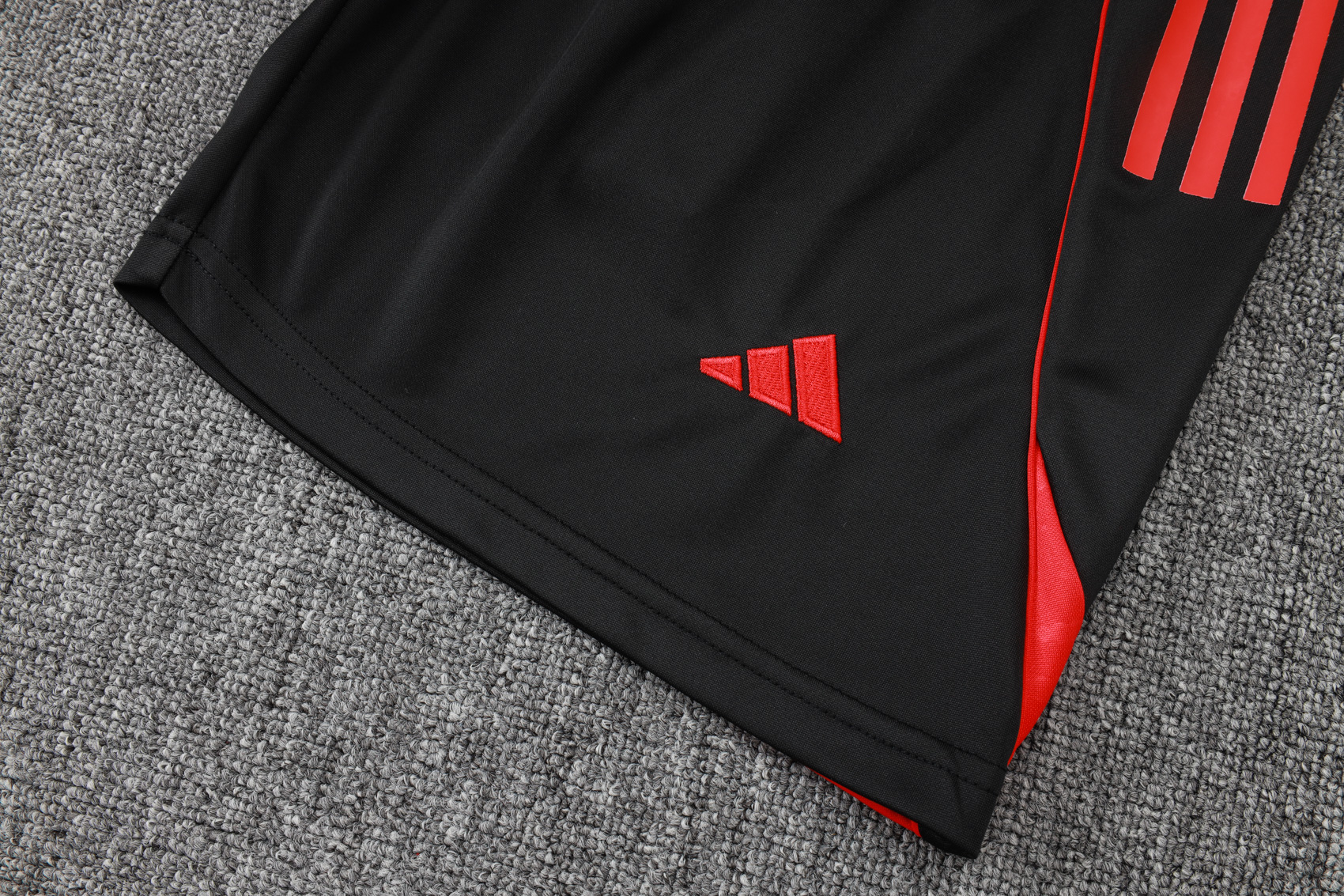 Bayern Munich Training Jersey Kit Black 2025/26