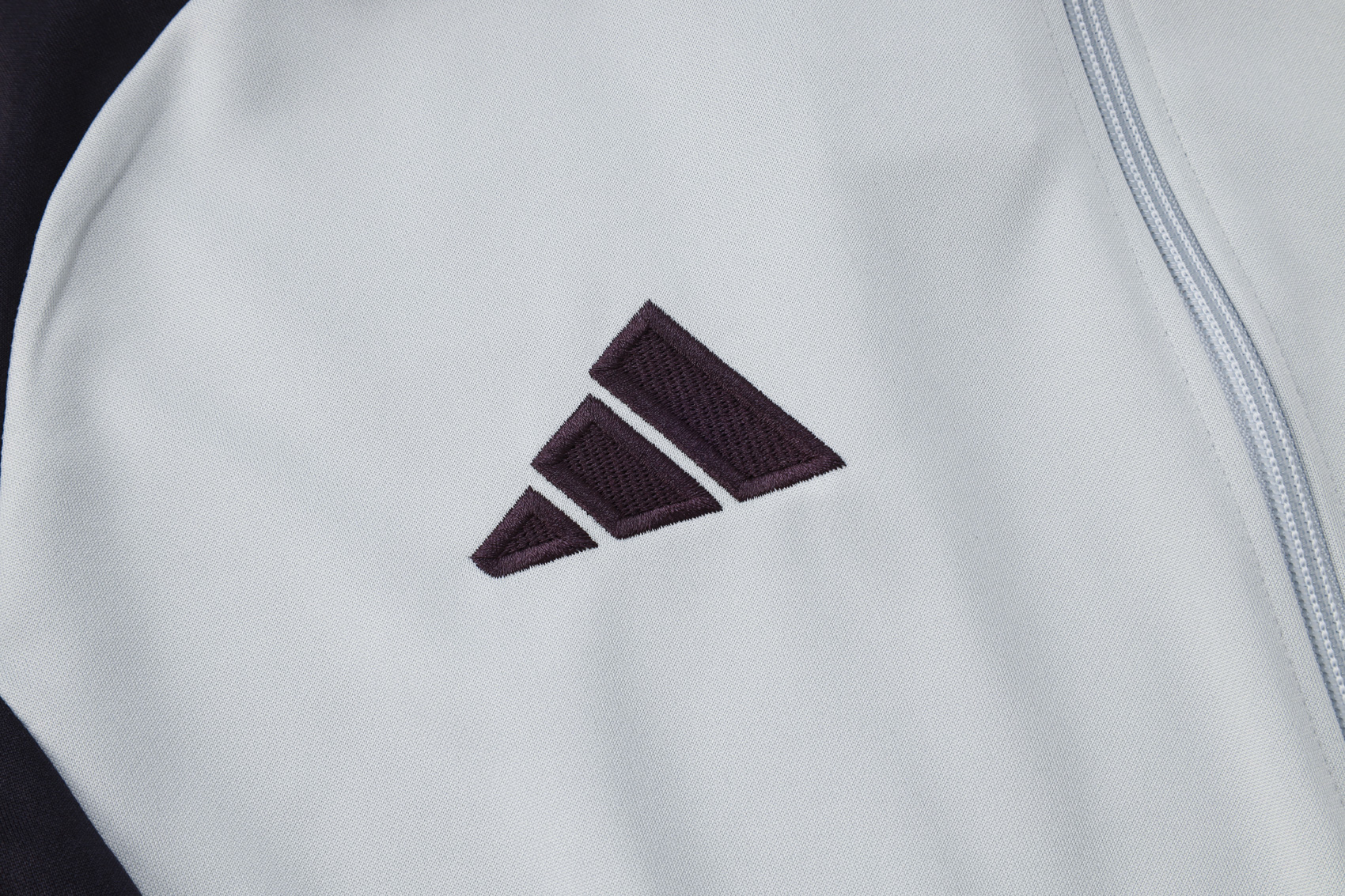 Juventus Training Kit (Jacket+Pants) Light Grey 2025/26