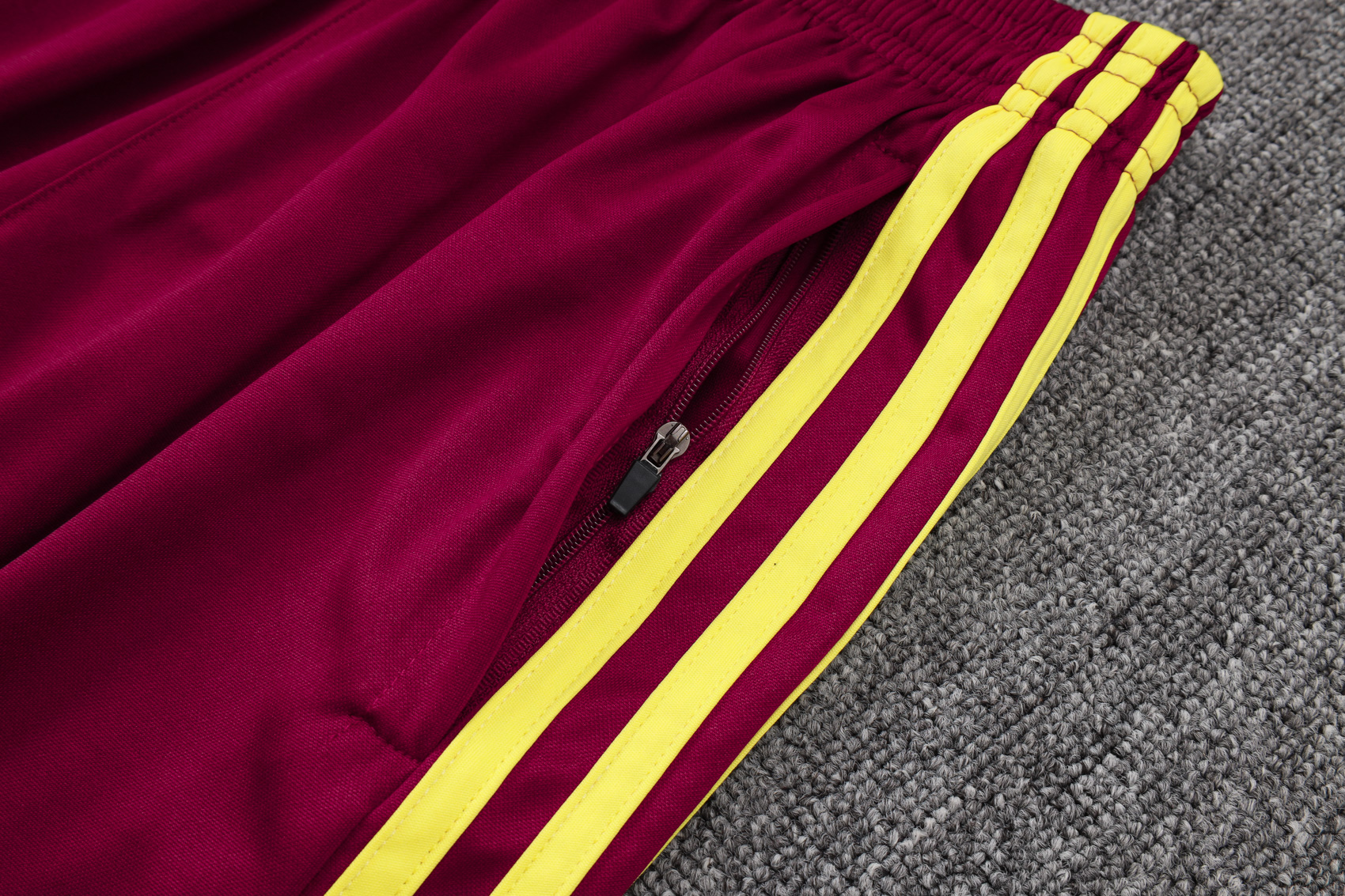 Arsenal Sleeveless Training Kit Red 2025/26