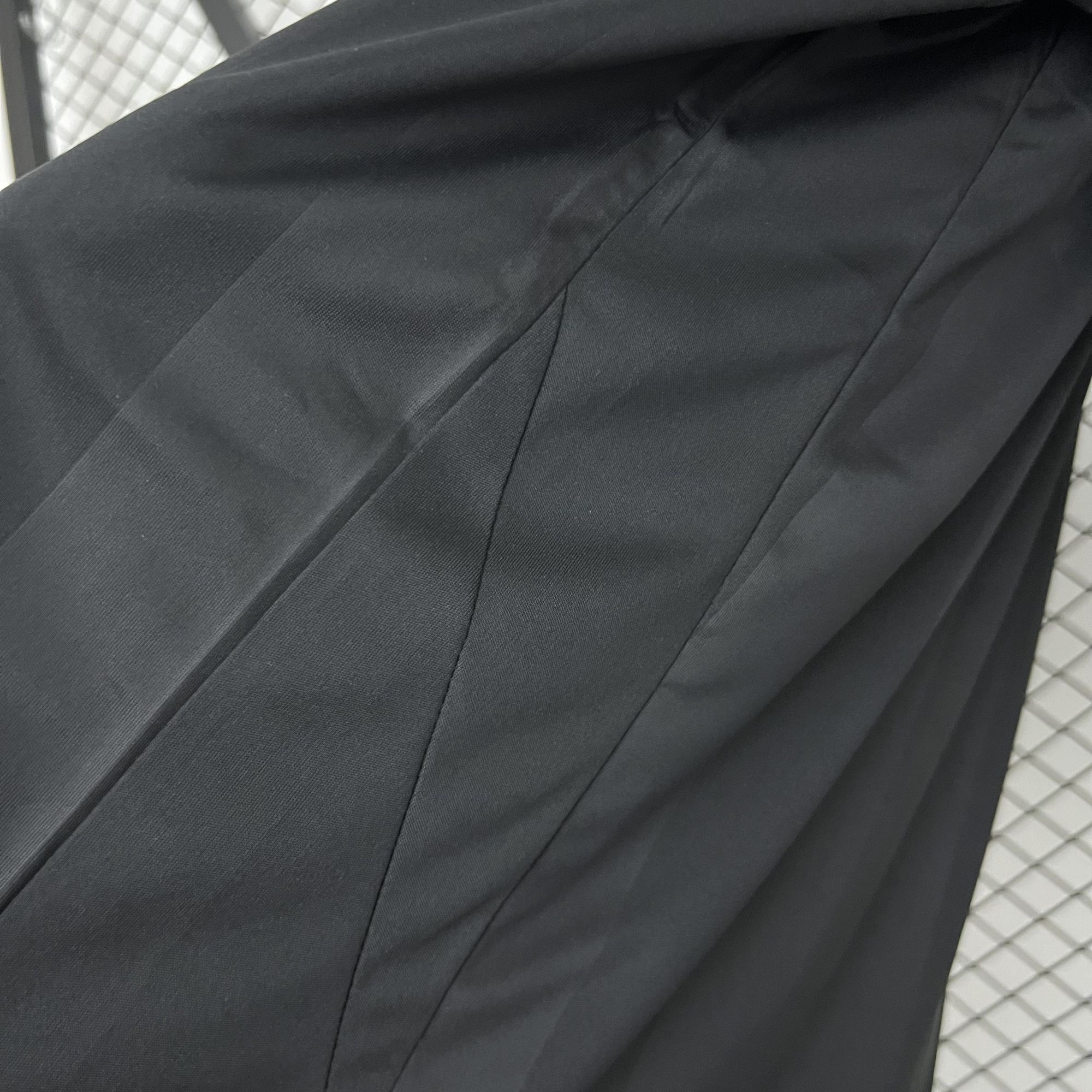 Real Madrid Football Jersey Black Goalkeeper Custom Shirt 2025/26