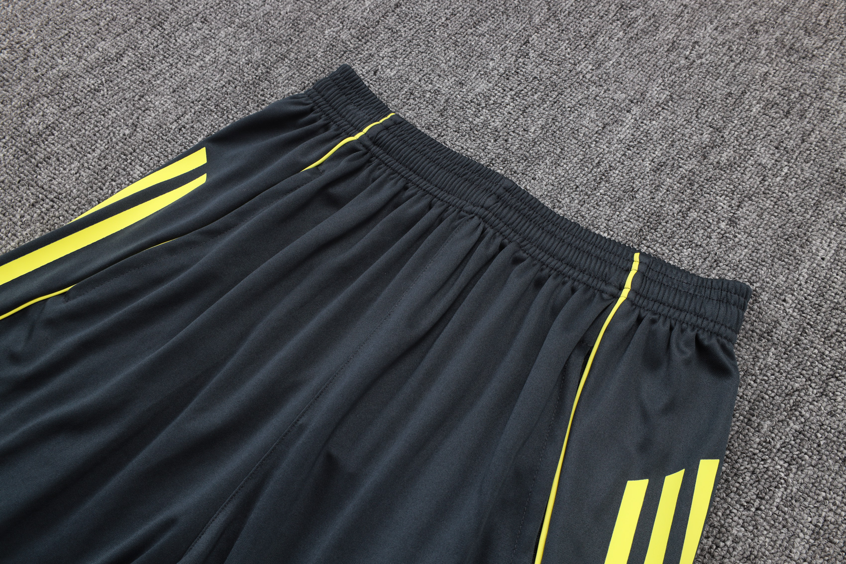 Real Madrid Sleeveless Training Kit Gray 2025/26