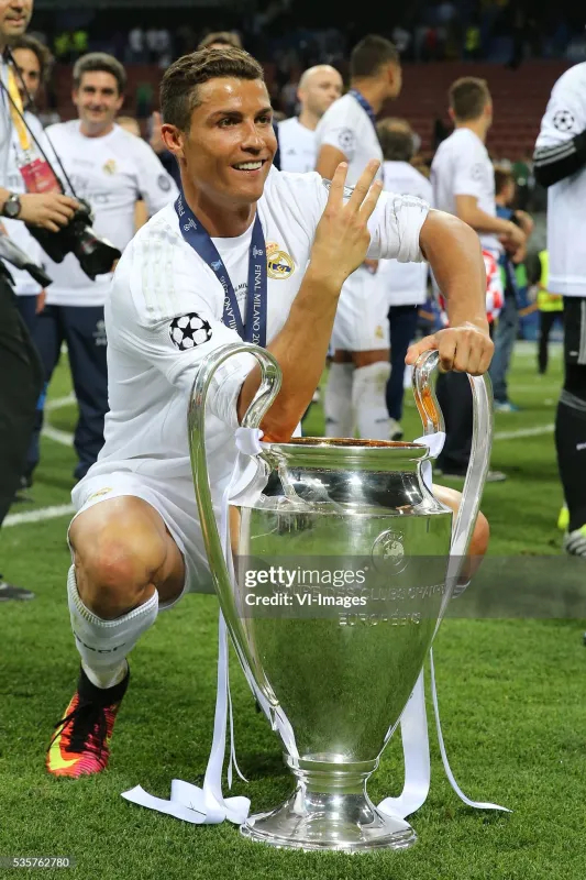 Real Madrid Authentic Retro Jersey Home Soccer Shirt 2015/16