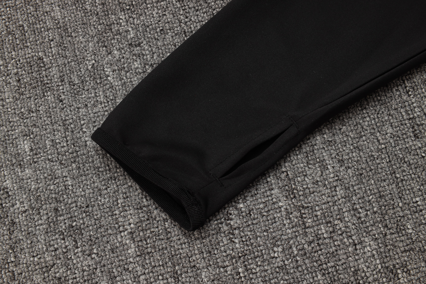 Liverpool Training Kit (Sweatshirt+Pants) Black 2025/26