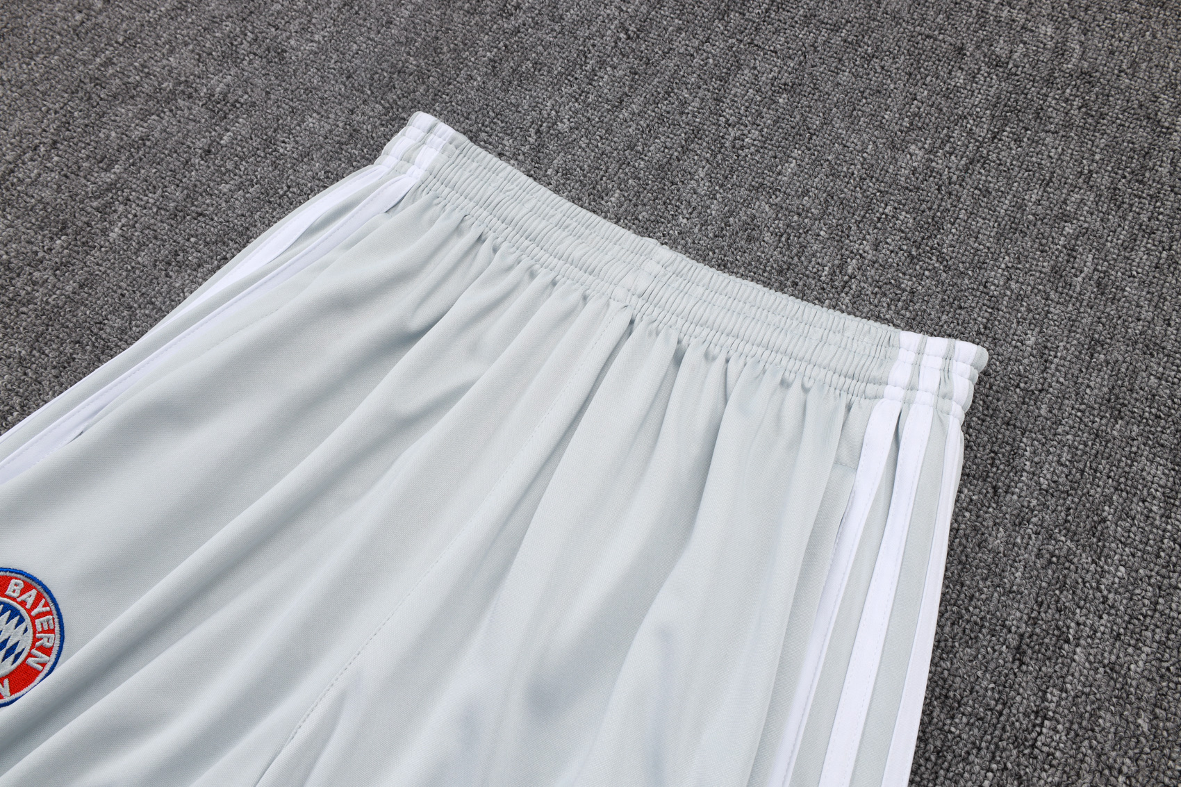 Bayern Munich Training Kit (Sweatshirt+Pants) Light Grey 2025/26