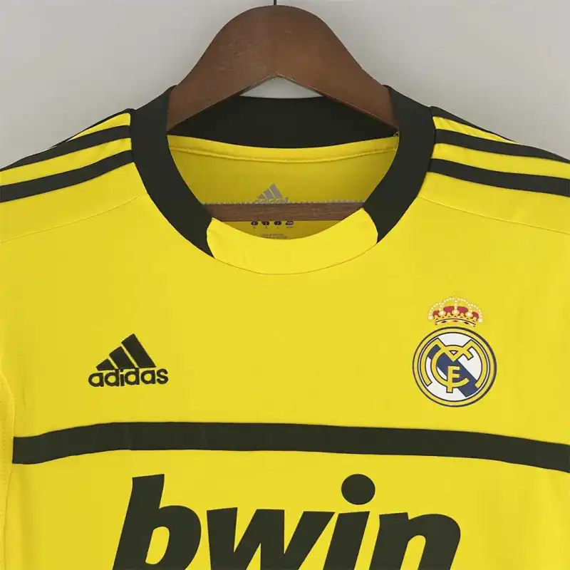 Real Madrid Retro Jersey Away Goalkeeper Yellow Soccer Custom Shirt 2011/12