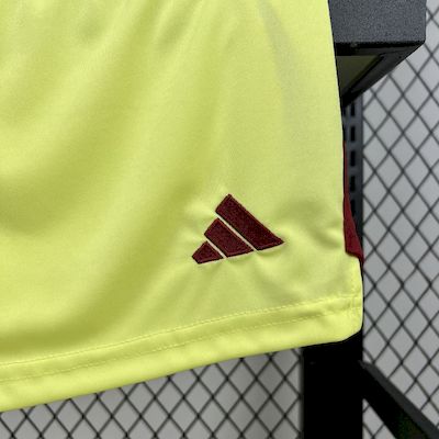 Real Madrid Soccer Jersey Yellow Goalkeeper Kids Kit Jersey+Shorts 2025/26