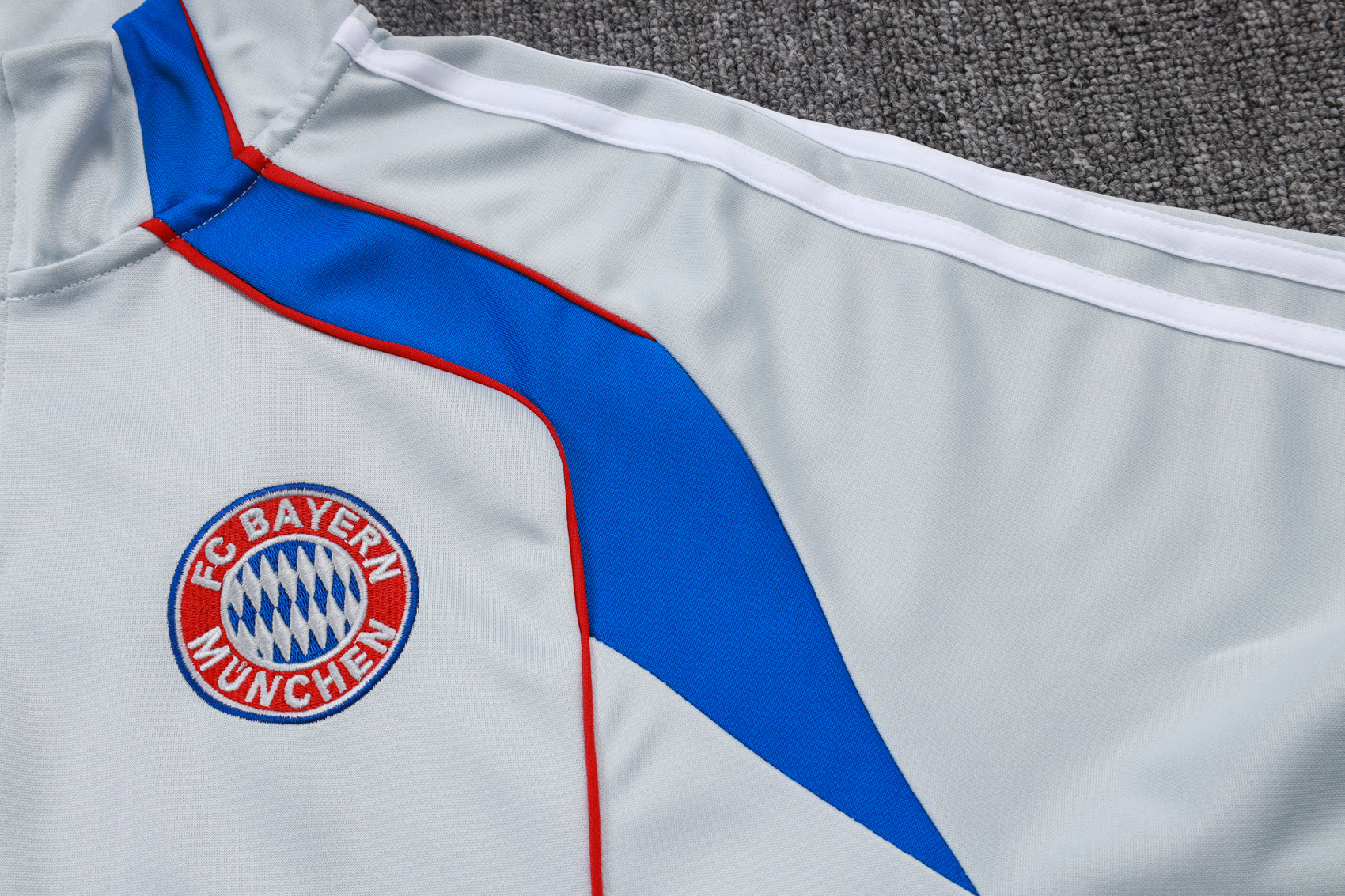 Bayern Munich Training Kit (Sweatshirt+Pants) Light Grey 2025/26