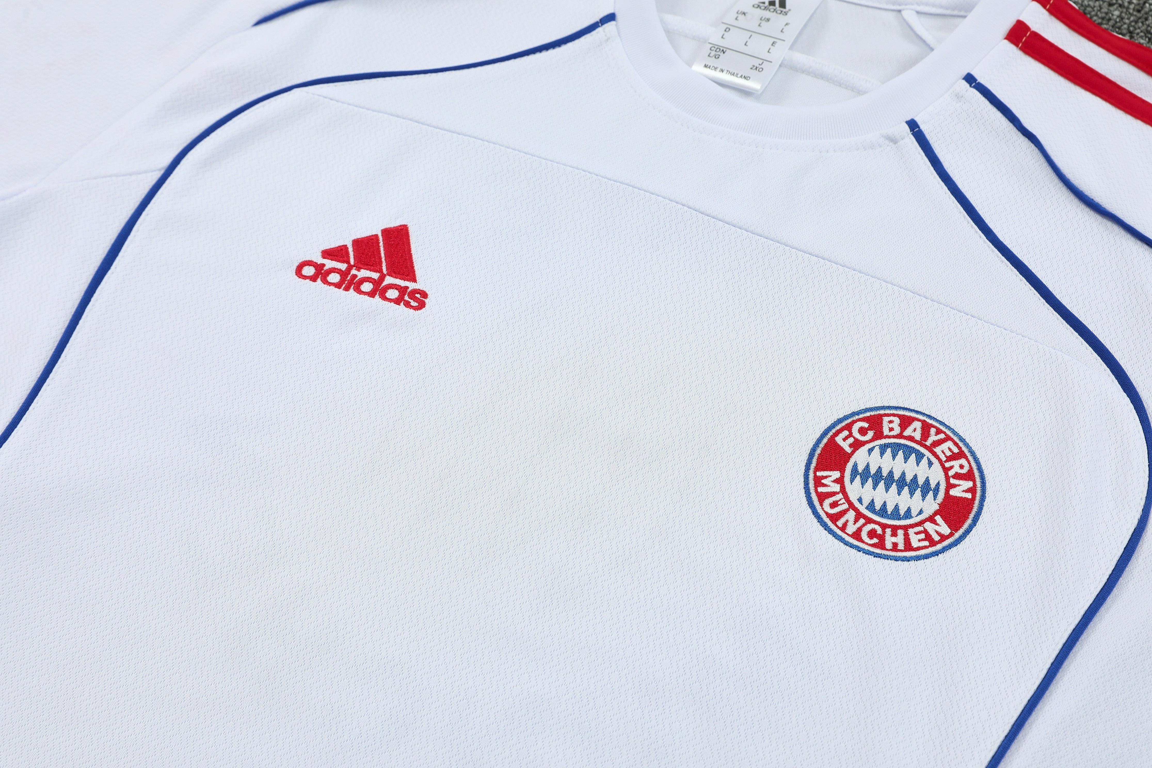 Bayern Munich Training Jersey Kit White 2025/26