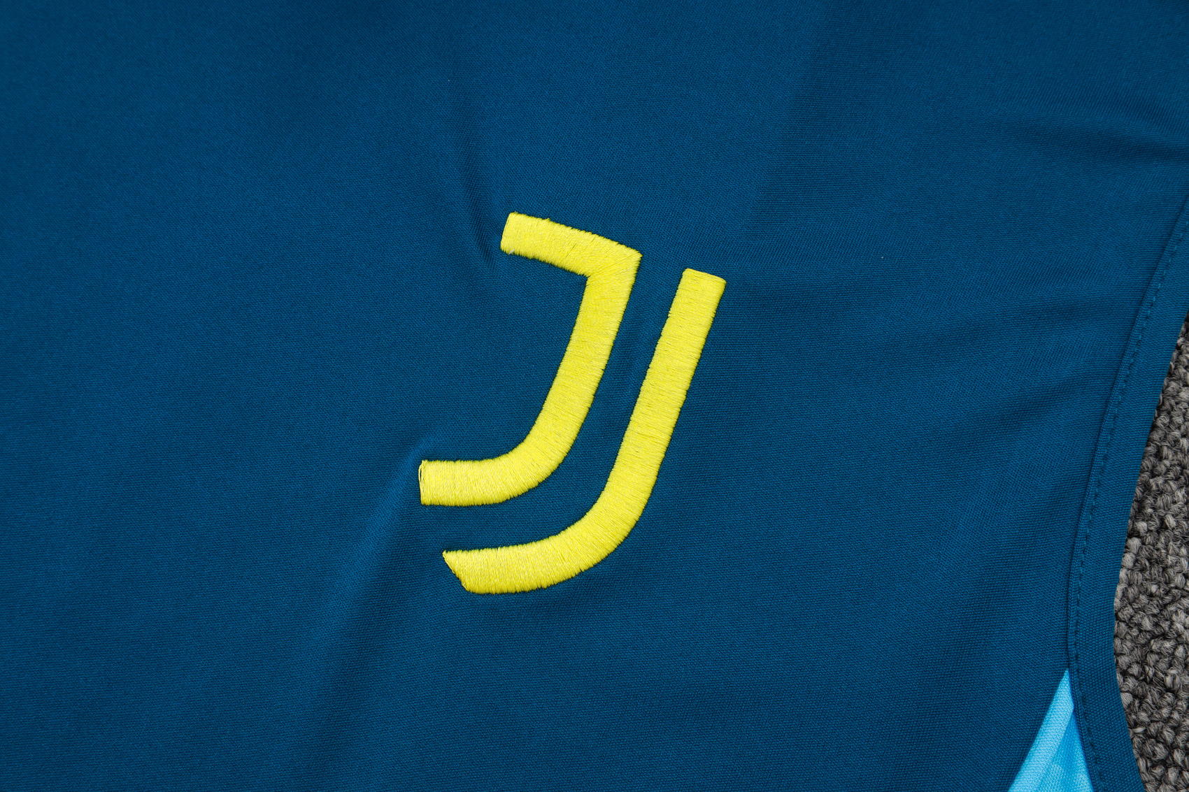 Juventus Sleeveless Training Kit Blue 2025/26