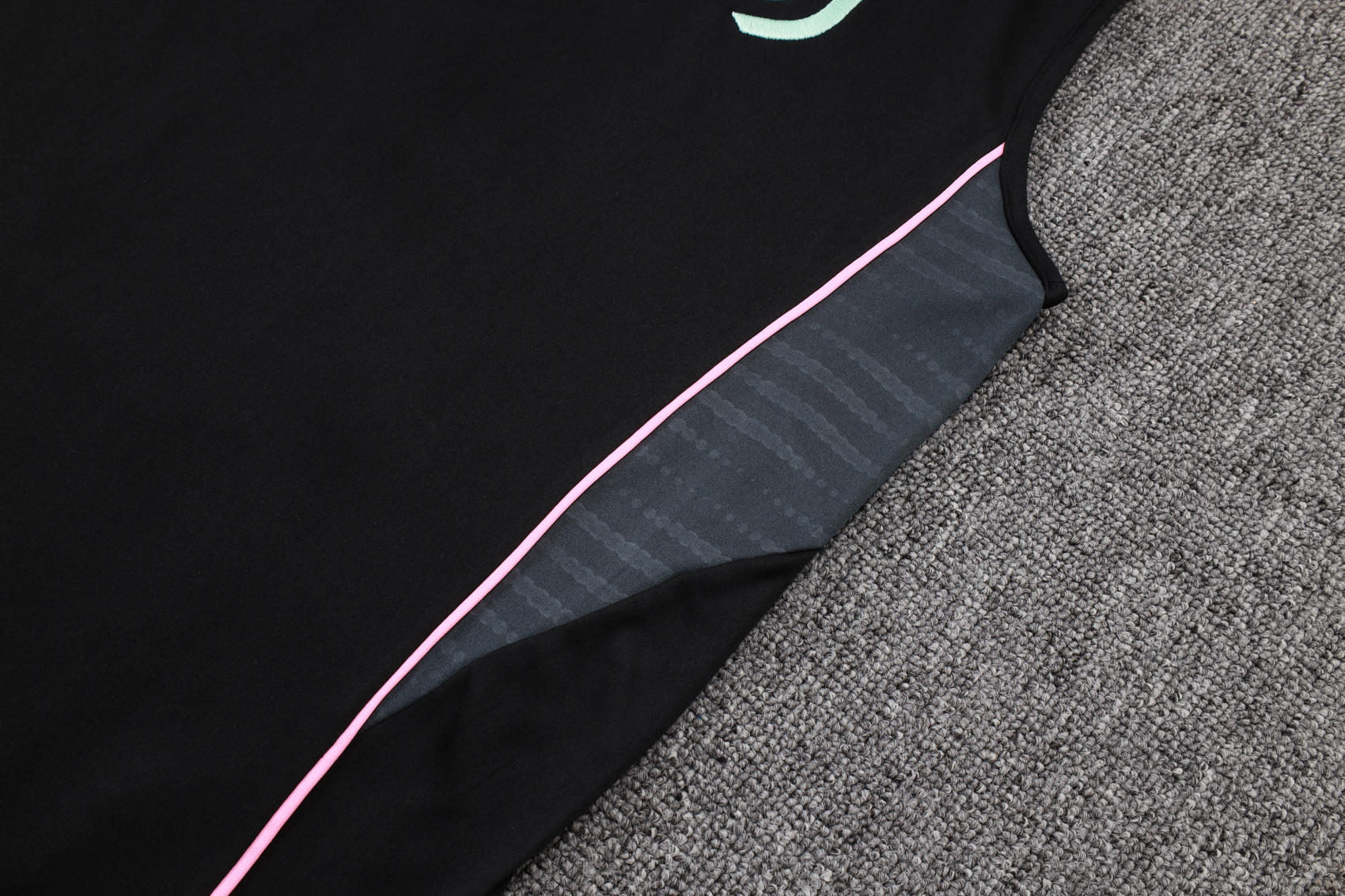 Juventus Sleeveless Training Kit White 2025/26