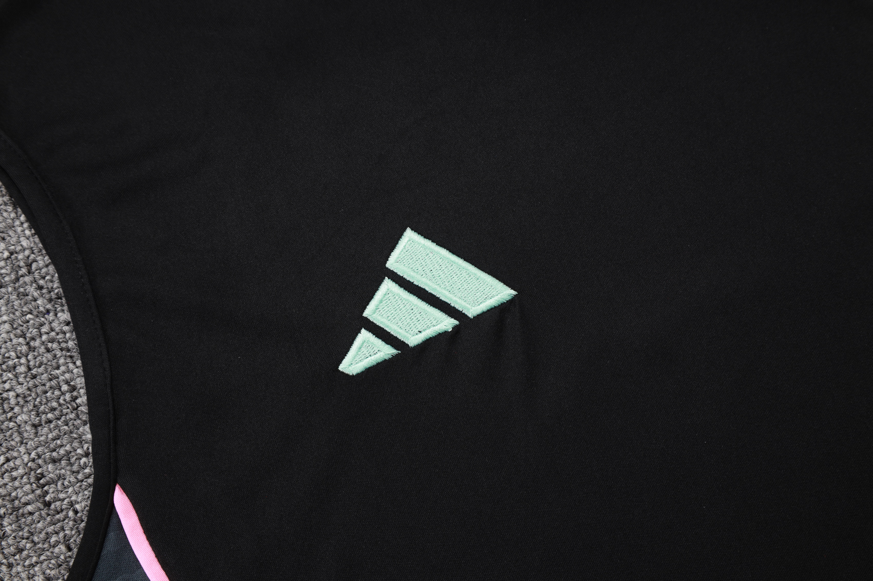 Juventus Sleeveless Training Kit White 2025/26