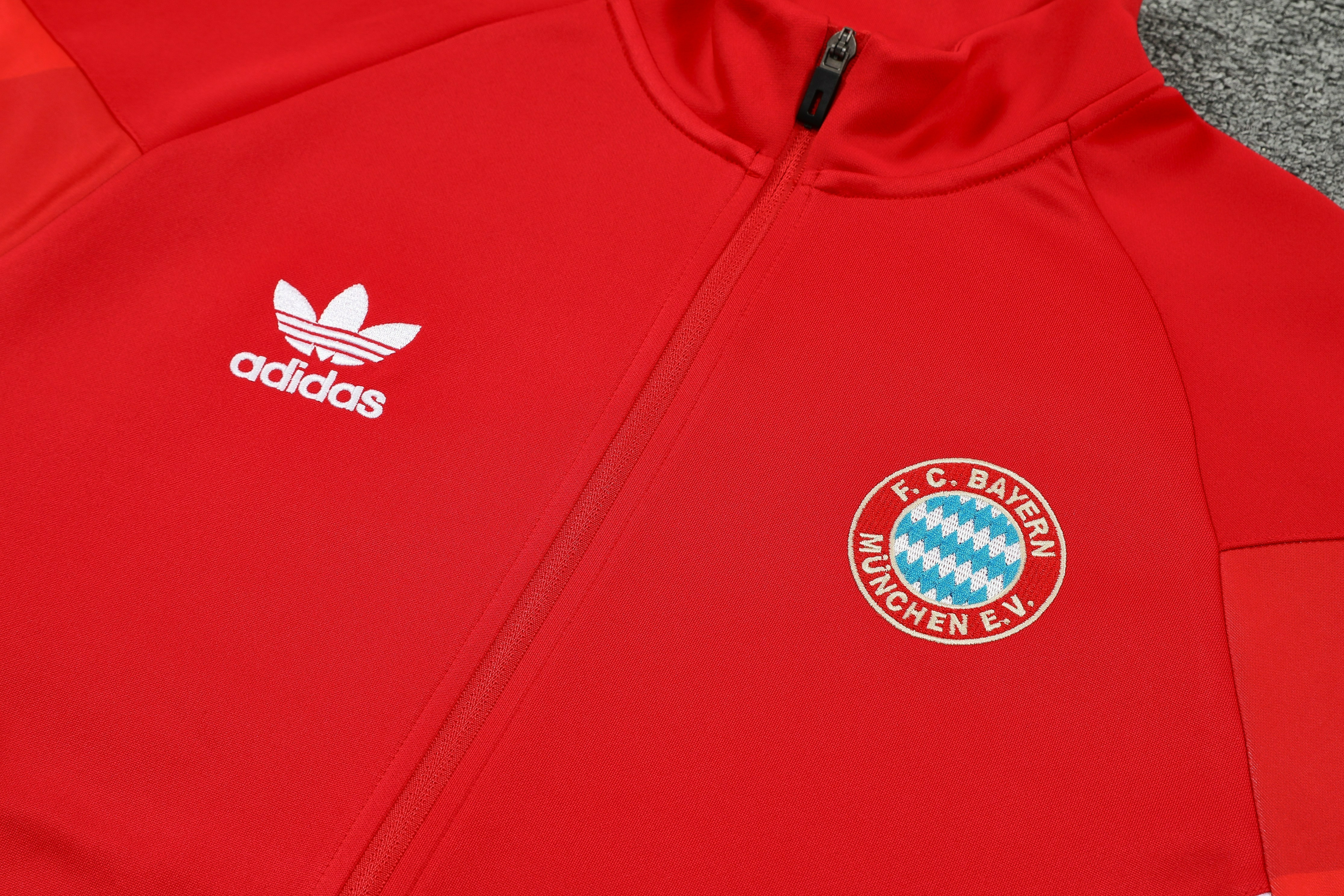 Bayern Munich Training Kit (Jacket+Pants) Red 2025/26