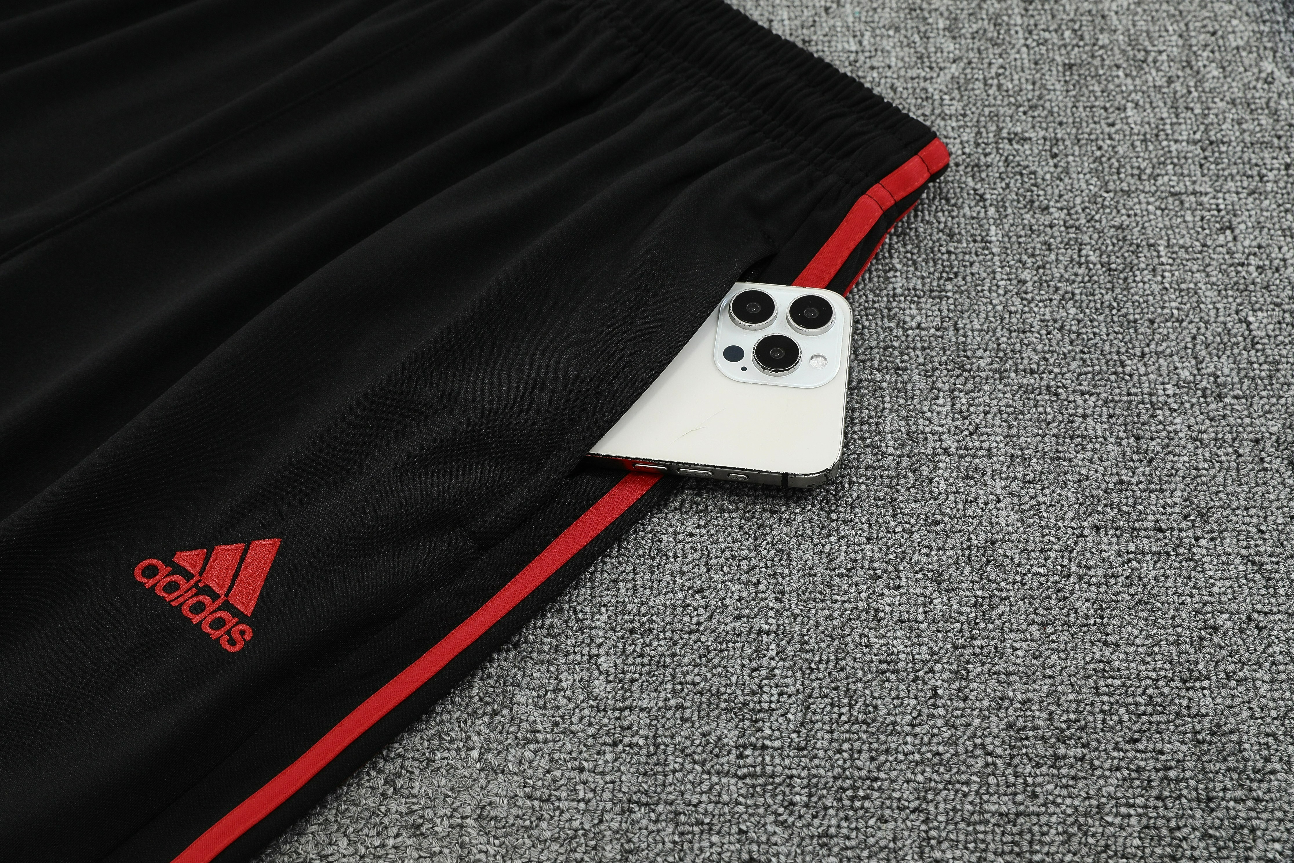 Bayern Munich Authentic Training Kit (Sweatshirt+Pants) White 2025/26 - Player Version