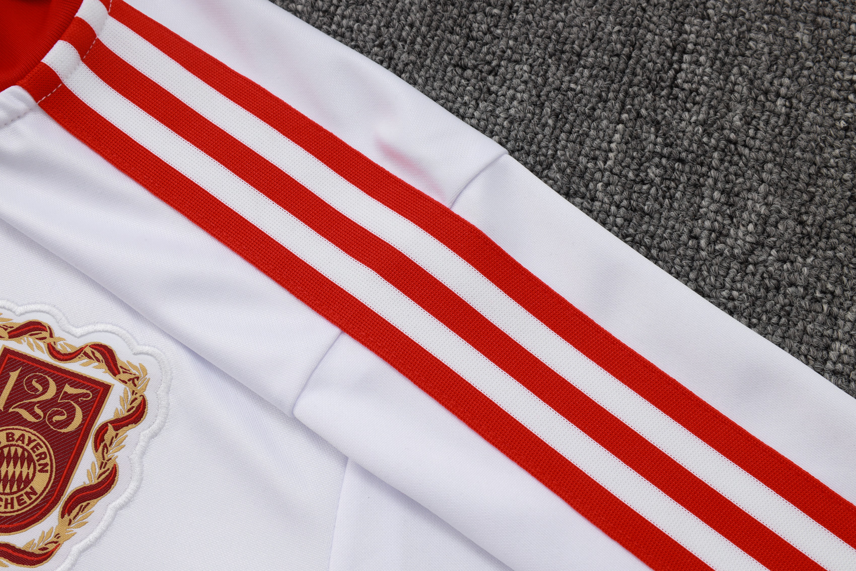 Bayern Munich Training Kit (Sweatshirt+Pants) White 2025/26 - 125th Anniversary