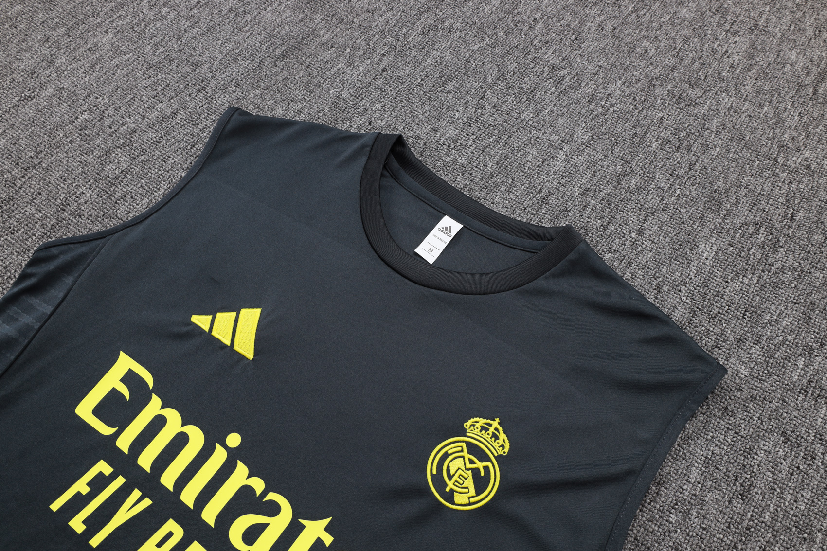 Real Madrid Sleeveless Training Kit Gray 2025/26