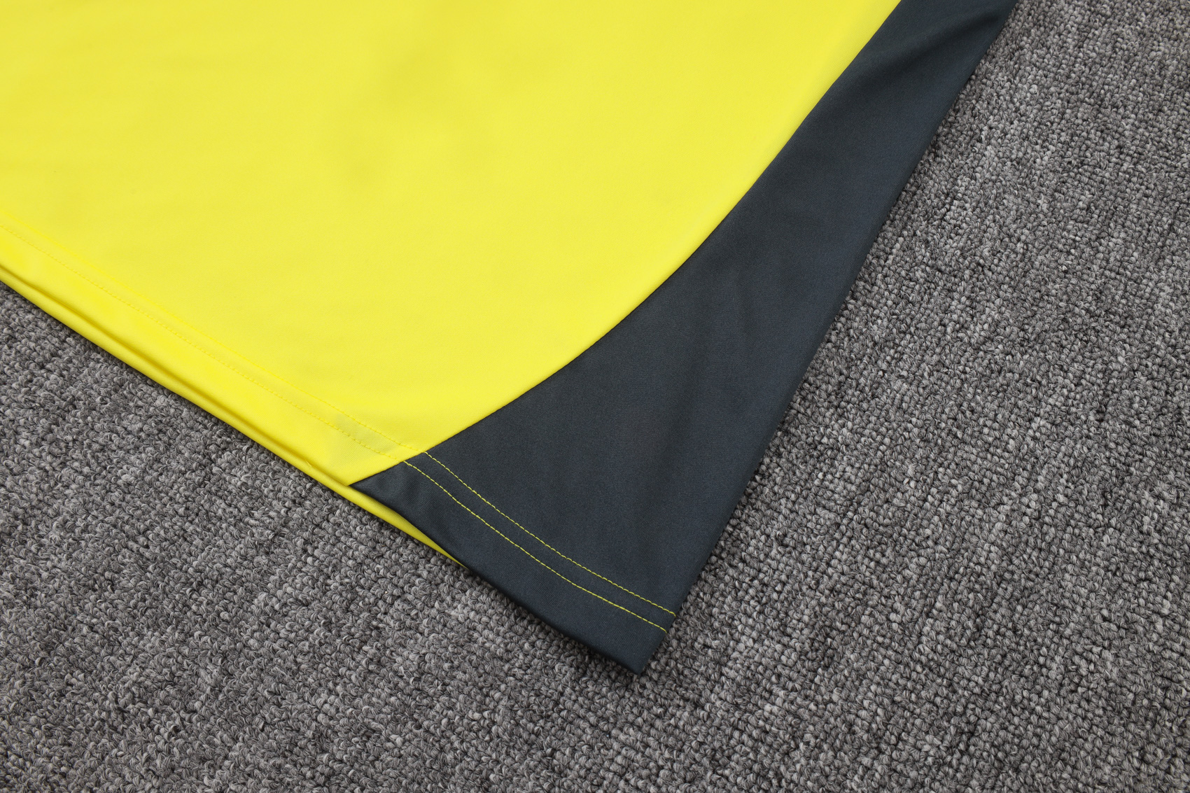 Real Madrid Sleeveless Training Kit Yellow 2025/26