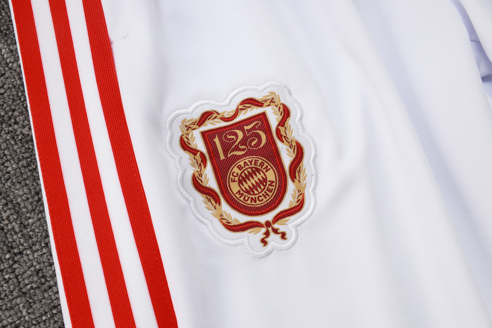 Bayern Munich Training Kit (Jacket+Pants) White 2025/26 - 125th Anniversary