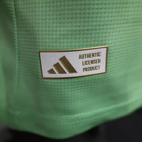 Liverpool Authentic Football Jersey Green Goalkeeper Shirt 2025/26