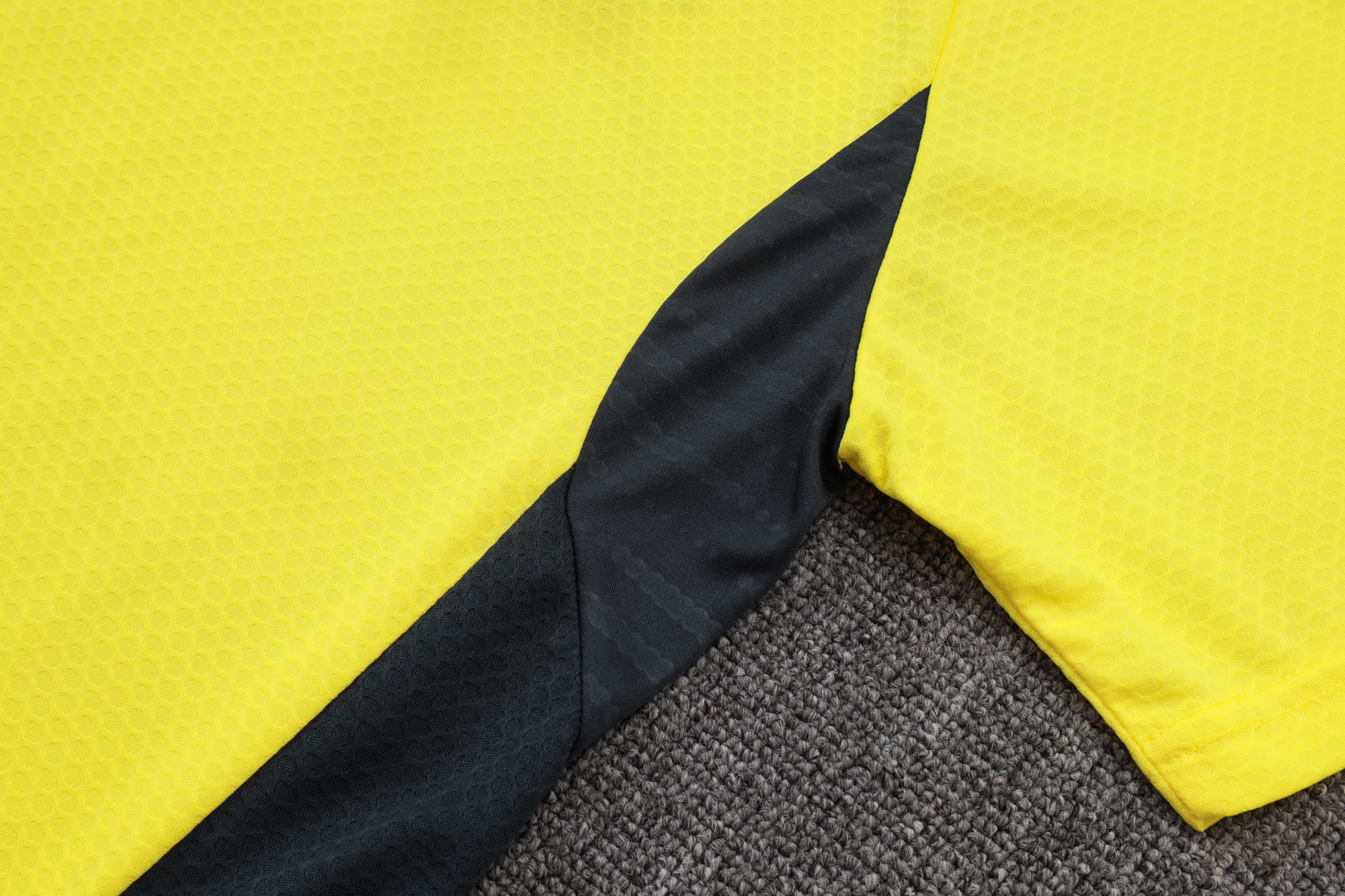 Real Madrid Training Kit (Polo+Pants) Yellow 2025/26