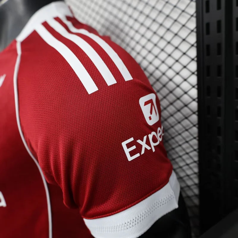 Liverpool Authentic Football Jersey Home Shirt 2025/26