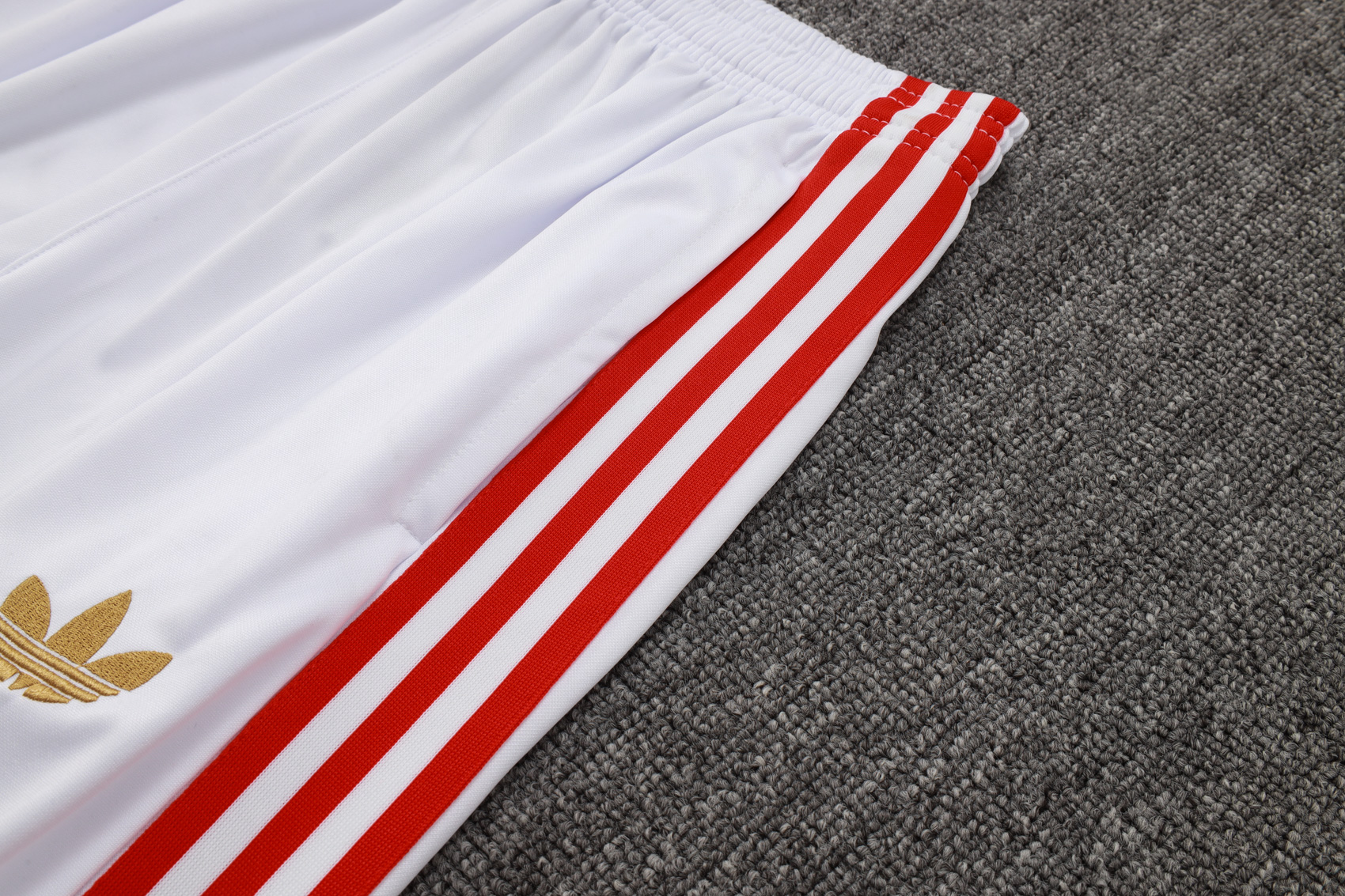 Bayern Munich Training Kit (Sweatshirt+Pants) White 2025/26 - 125th Anniversary