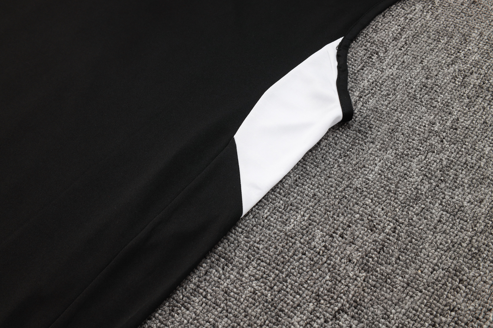 Liverpool Sleeveless Training Kit Black 2025/26