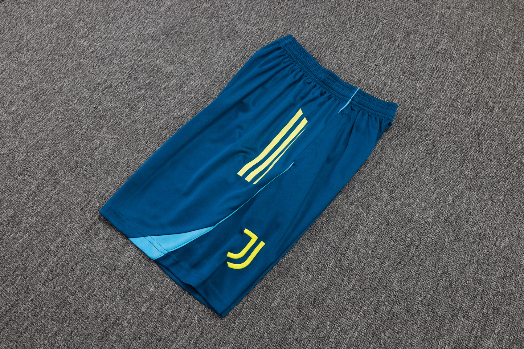 Juventus Sleeveless Training Kit Blue 2025/26