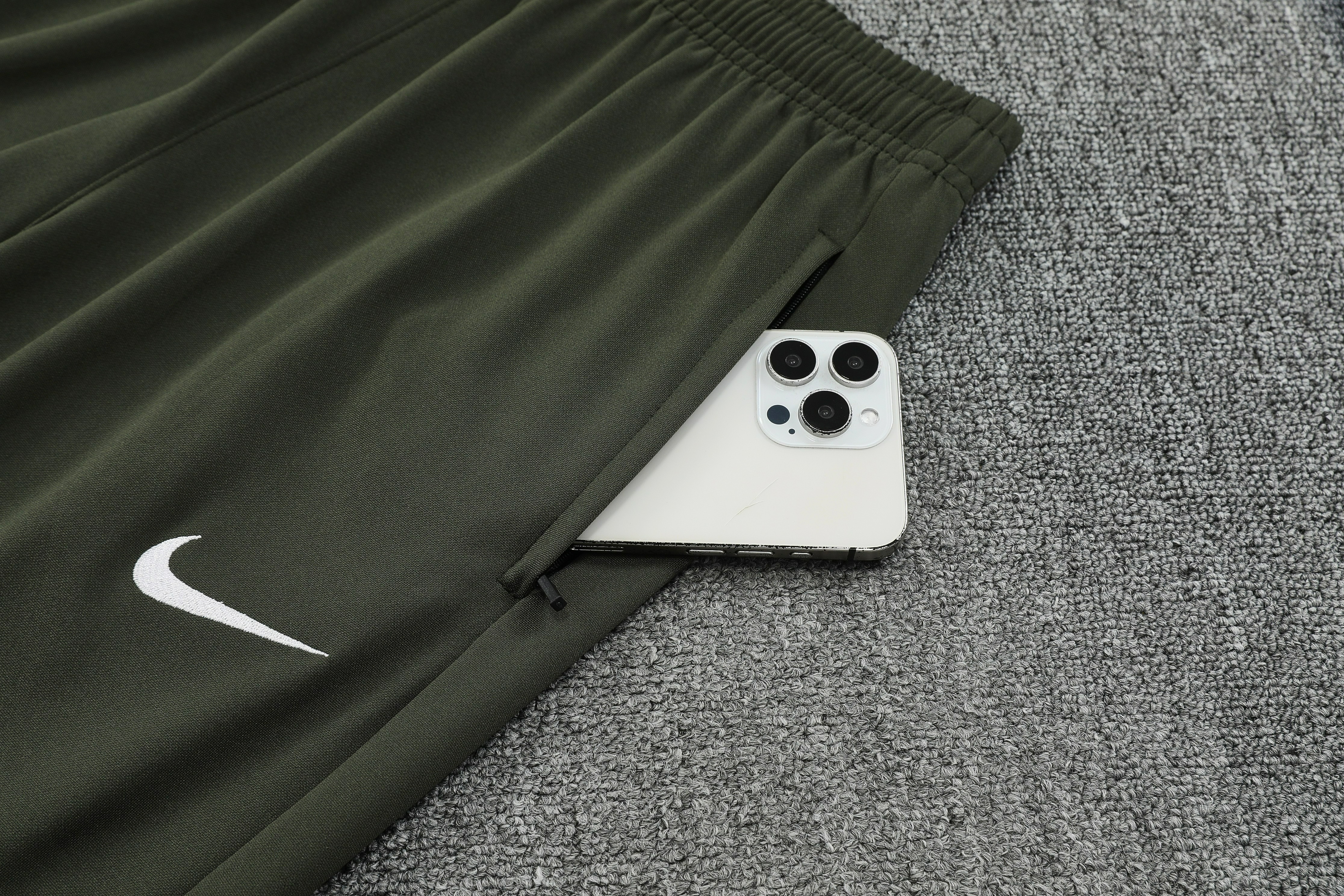 Chelsea Authentic Training Kit (Sweatshirt+Pants) Light Green 2025/26 - Player Version