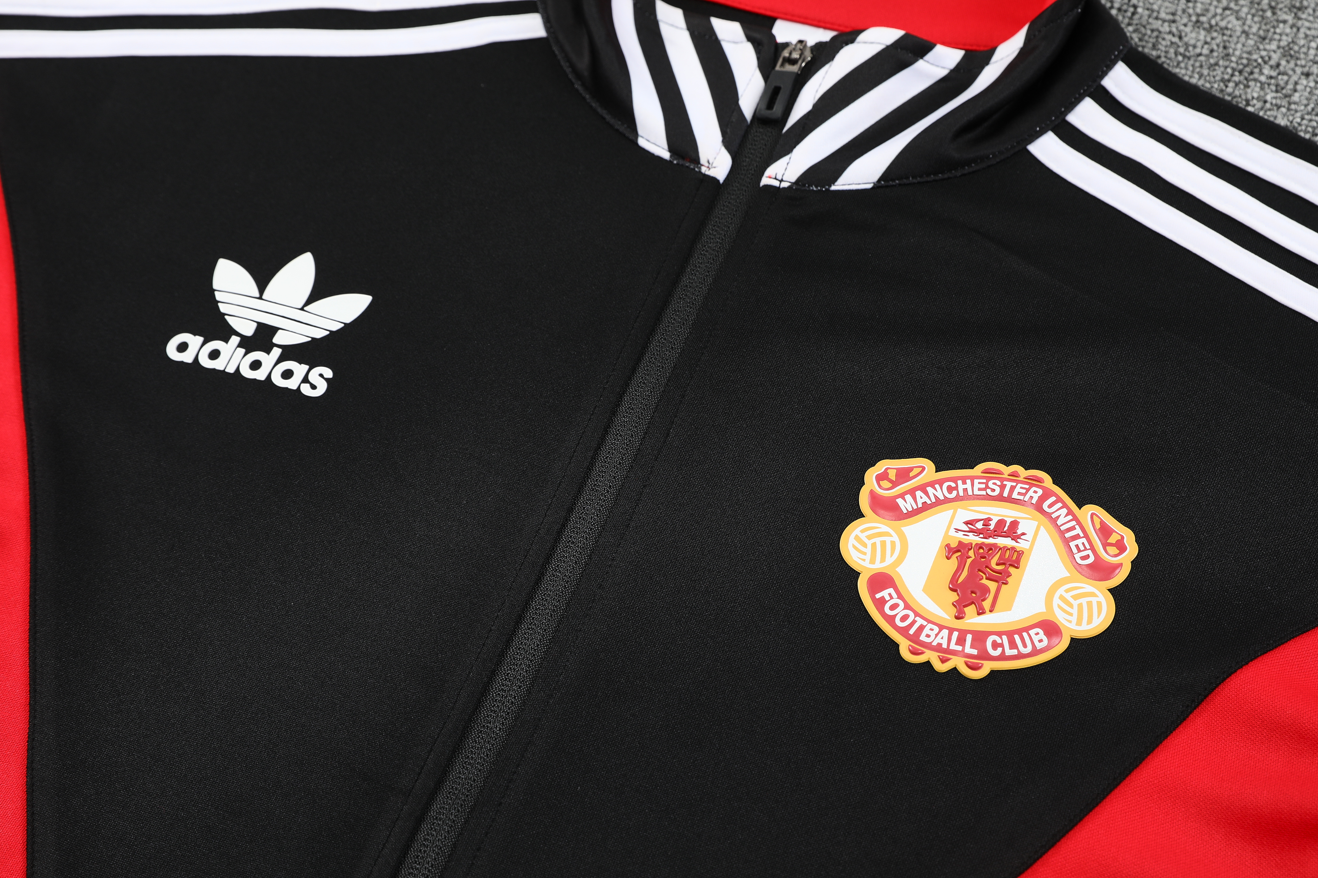 Manchester United Retro Training Kit (Jacket+Pants) 2025/26